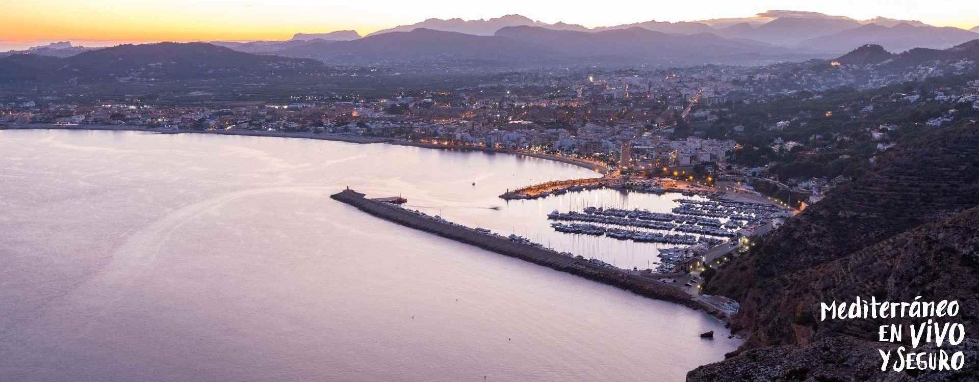 Panoramic view of the town and port of Dénia	